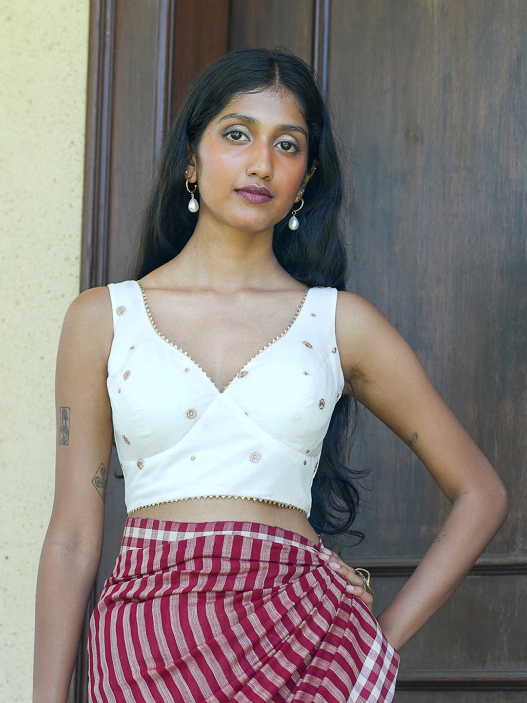 

Suta Sweetheart Neck Sleeveless Embellished Saree Blouse, White