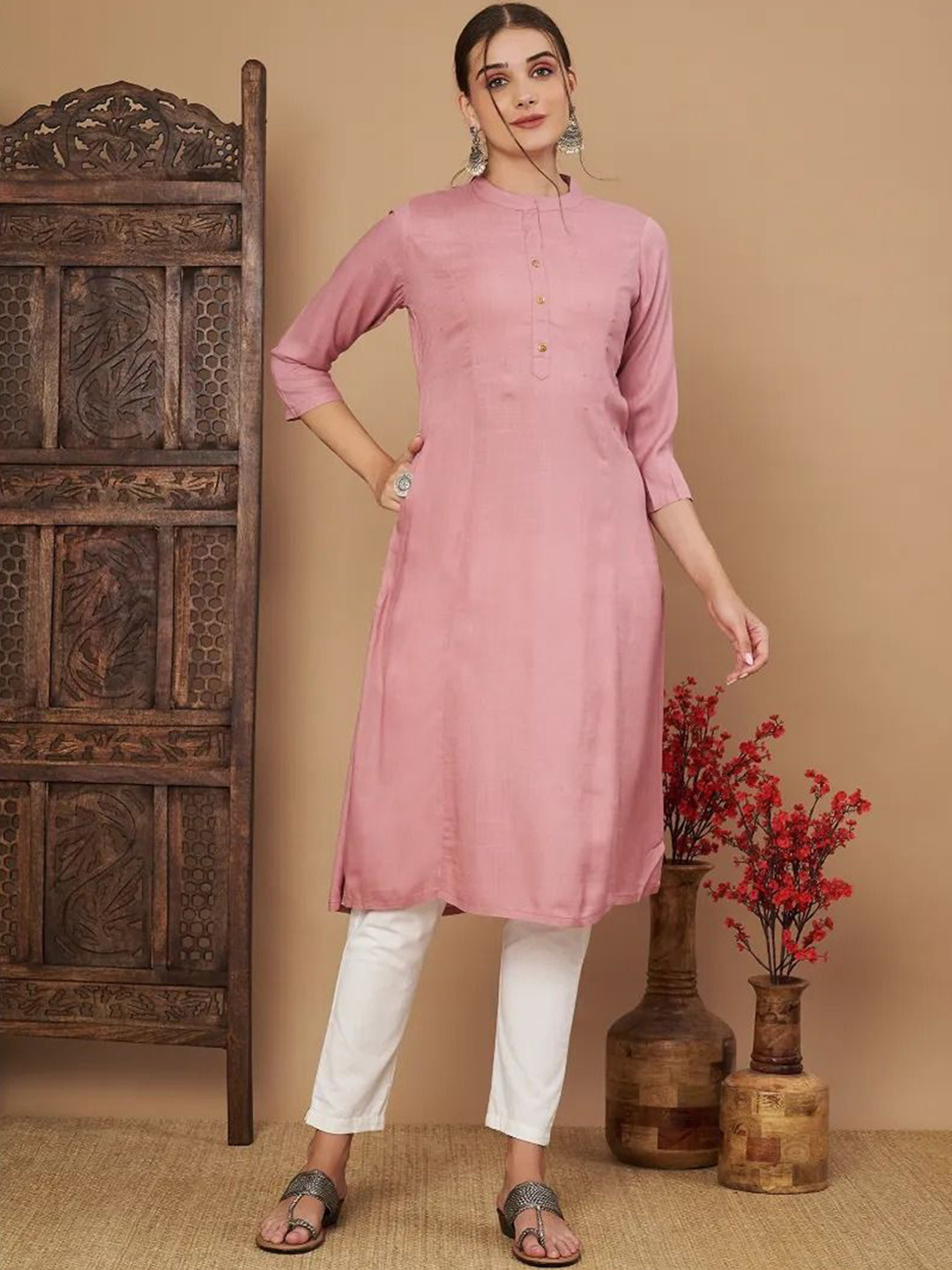 

Aaheli Mandarin Collar Three-Quarter Sleeves Panelled Straight Kurta, Pink