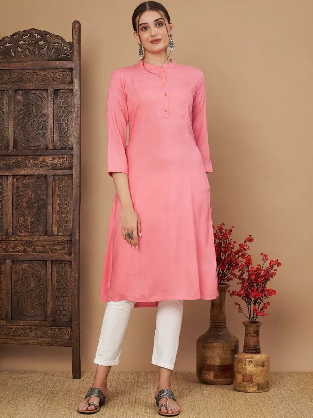 

Aaheli Mandarin Collar Three-Quarter Sleeves Panelled Straight Kurta, Peach