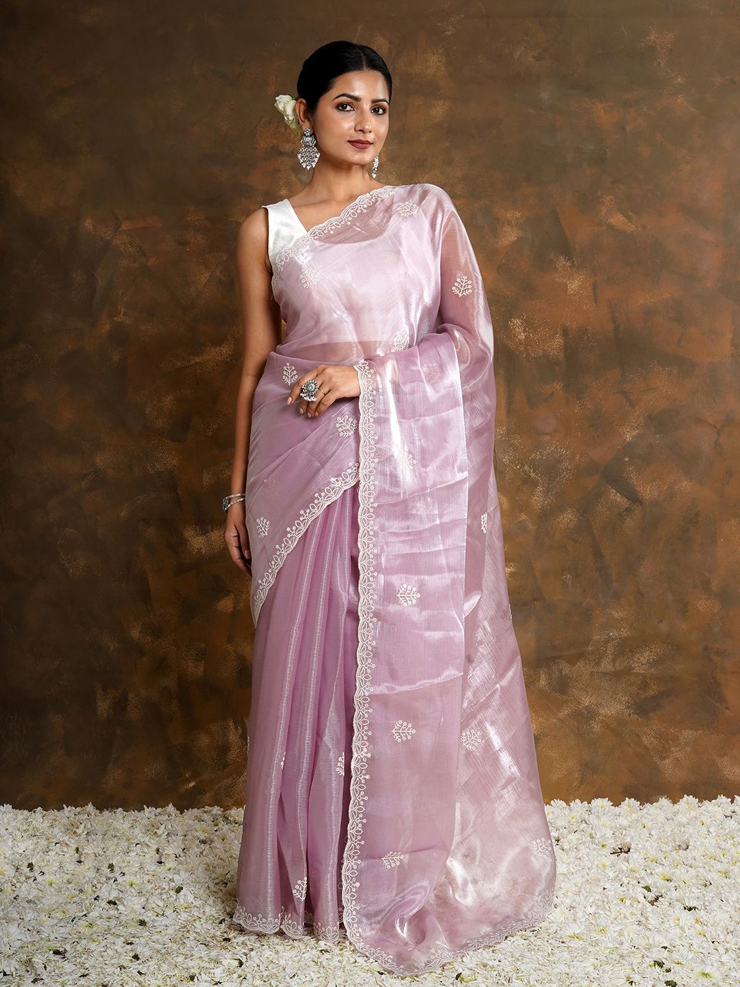 

TEEJH Ethnic Motif Embroidered Solid Saree, Pink