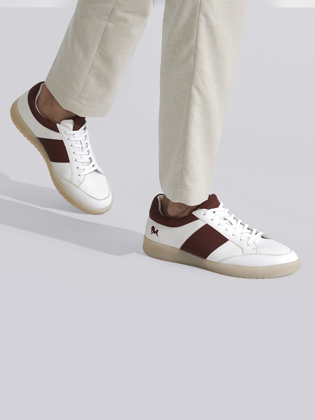 

NEEMANS Men Round Toe Sneakers, Off white