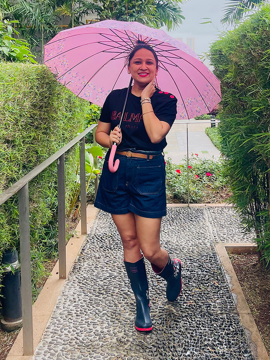 

Little Surprise Box Pink Floral Border Style Umbrella