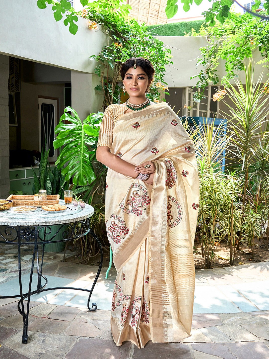 

KALINI Ethnic Motif Embroidered Zari Woven Saree, Off white
