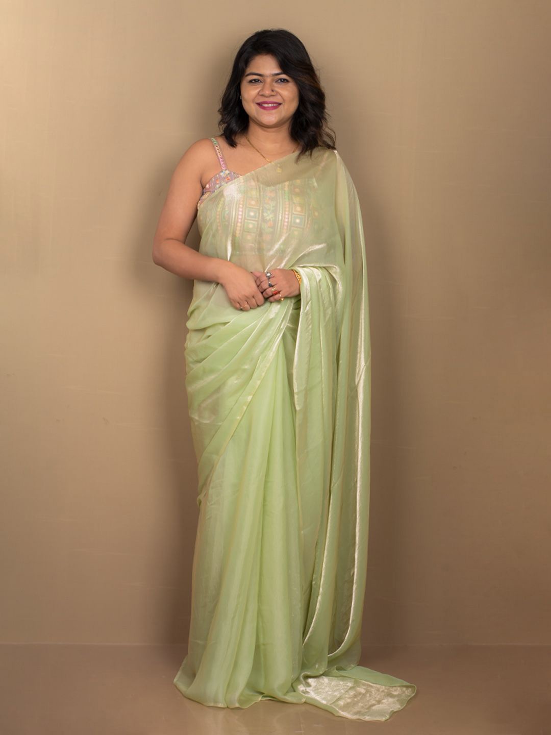 

SARIKA Solid Pure Chiffon Saree with No Border, Green