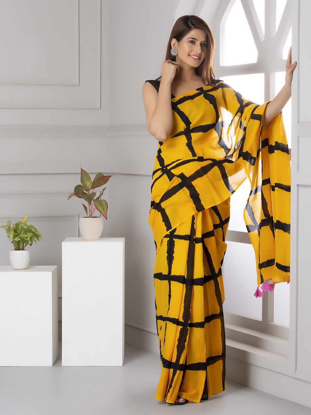 

JAIPURI PRINT Checked Pure Cotton Block Print Saree, Yellow