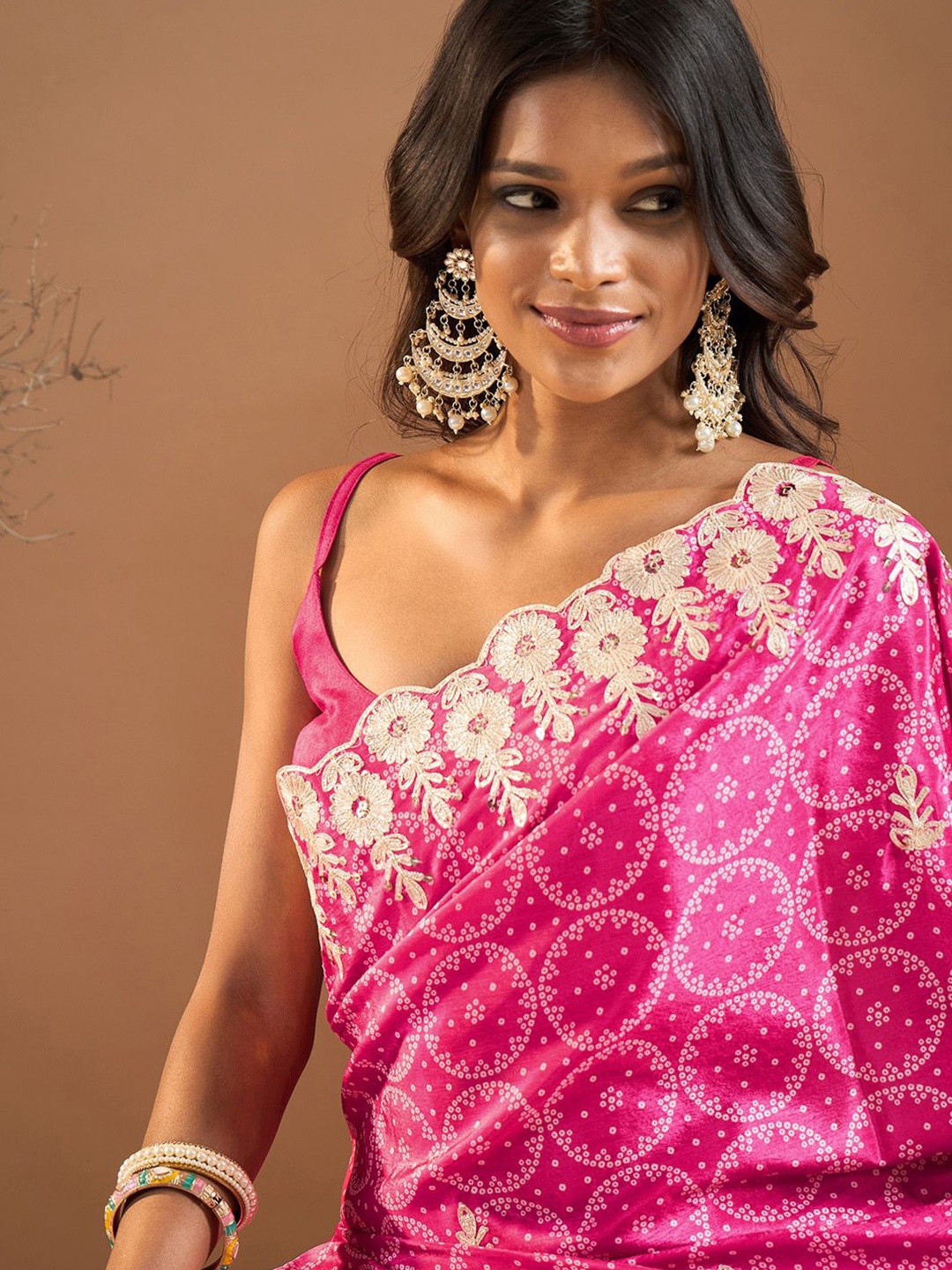 

Saree mall Bandhani Embroidered Poly Chiffon Bandhani Sarees, Pink