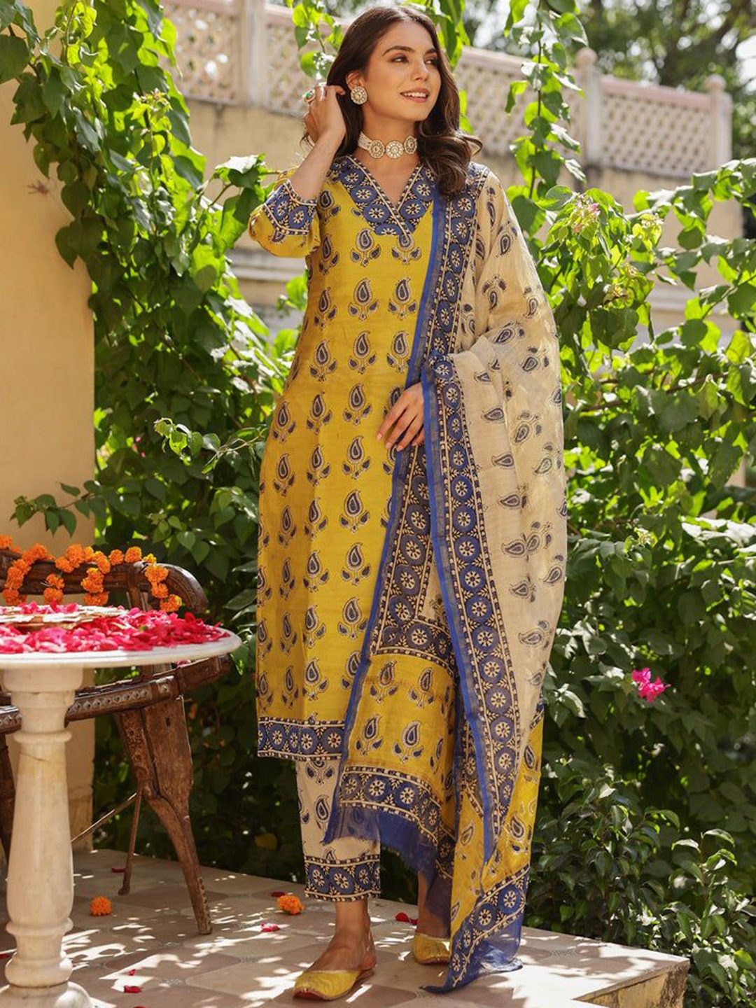 

Anni Designer Floral Printed Regular Kurta with Trousers & Dupatta, Mustard