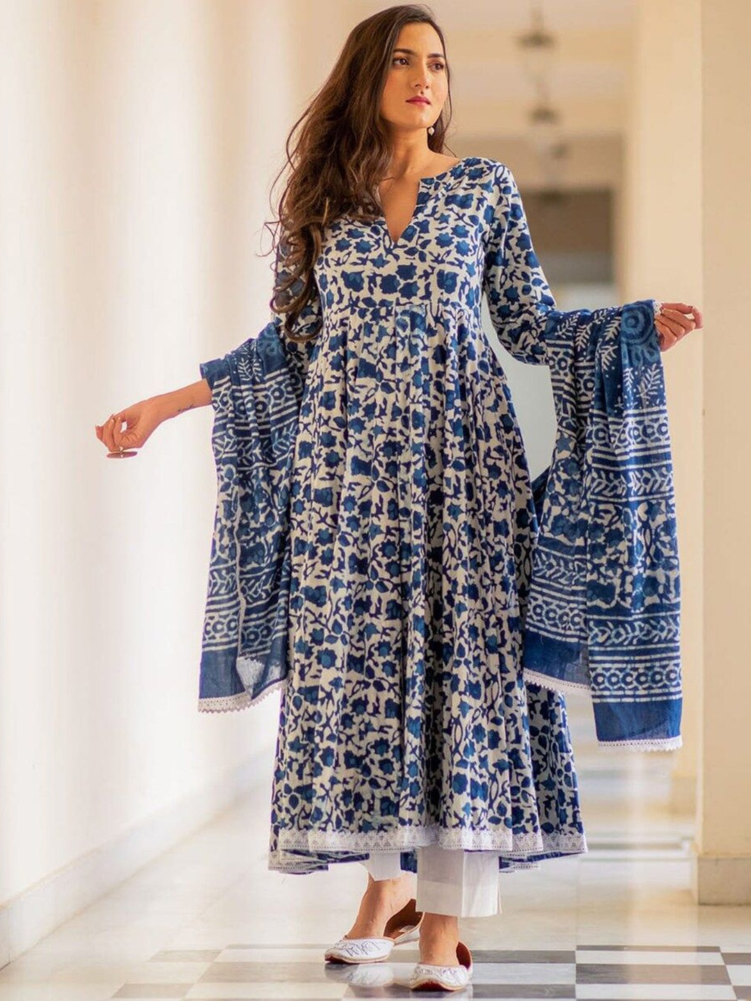 

Anni Designer Floral Printed Regular Kurta with Trousers & With Dupatta, Blue