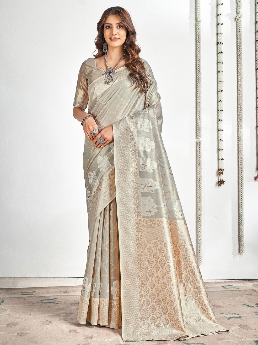 

Mitera Zari Ethnic Motifs Banarasi Saree, Grey