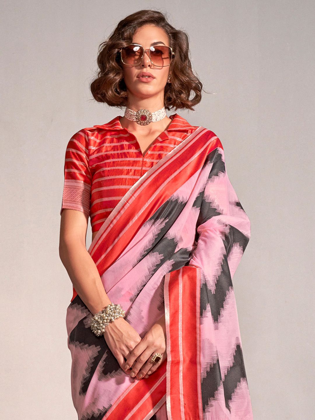 

Mitera Woven Design Zari Saree, Mauve