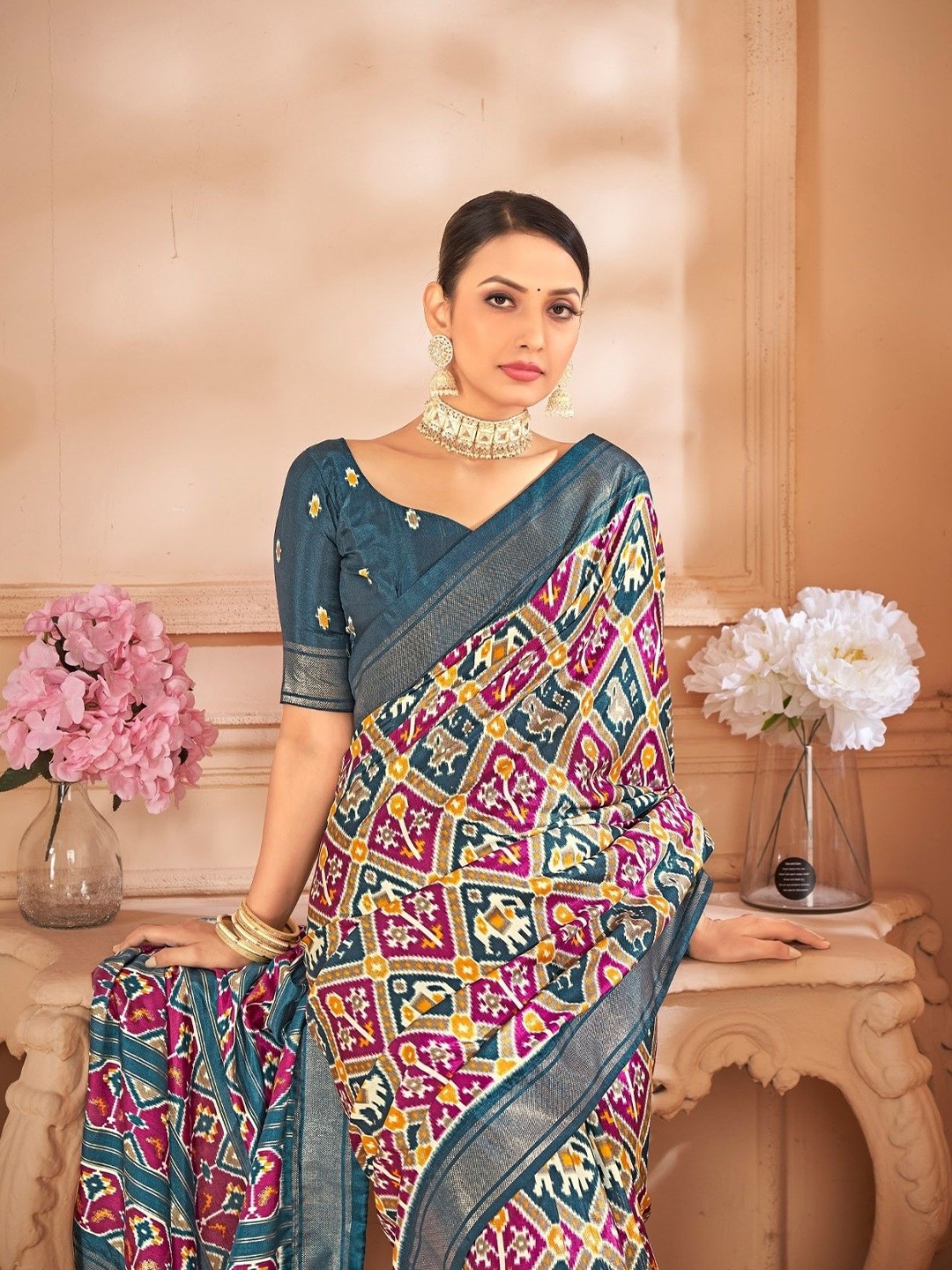 

AVANSHEE Ethnic Motifs Zari Sambalpuri Saree, Grey