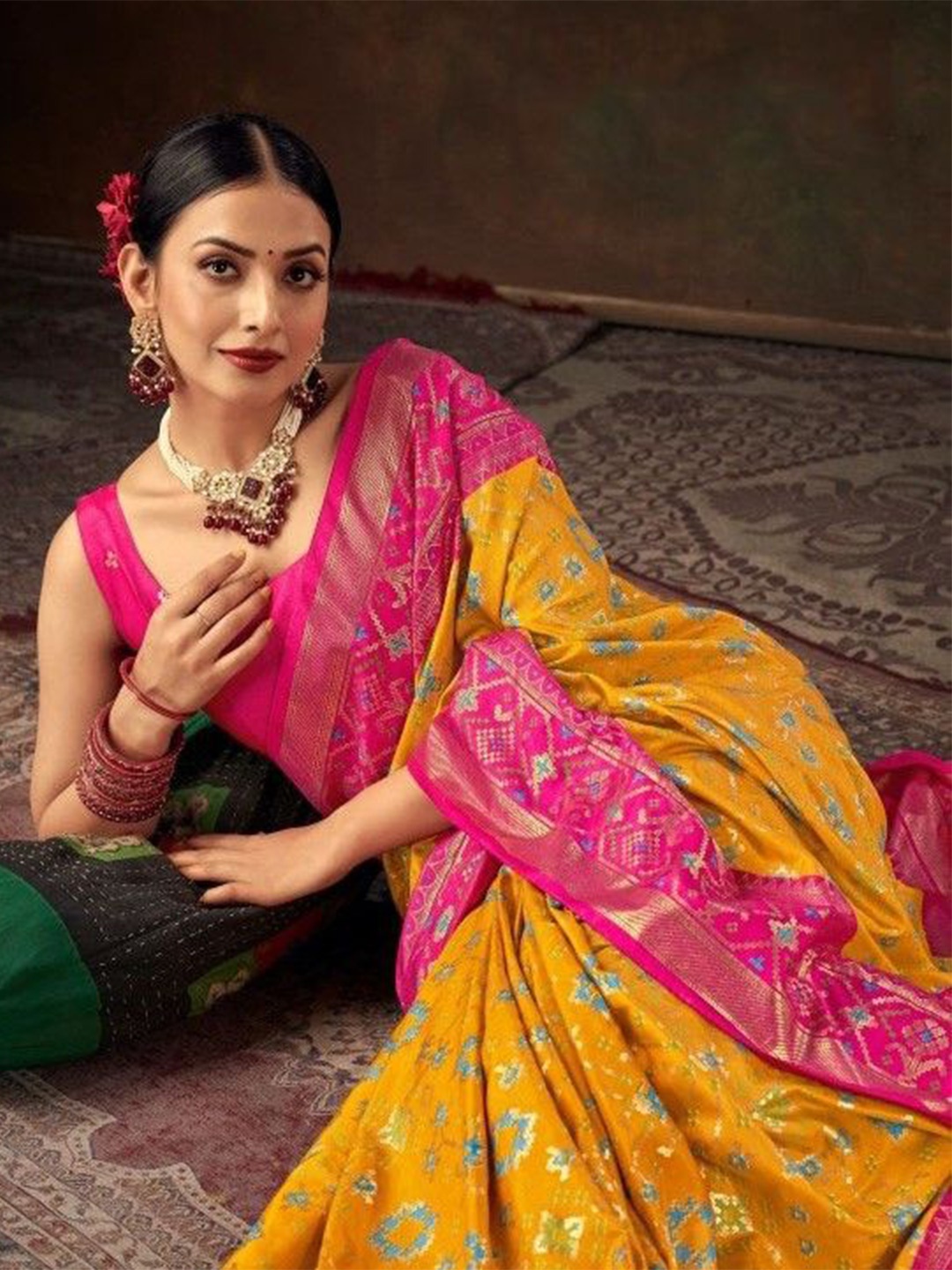 

AVANSHEE Ethnic Motifs Zari Sambalpuri Saree, Mustard