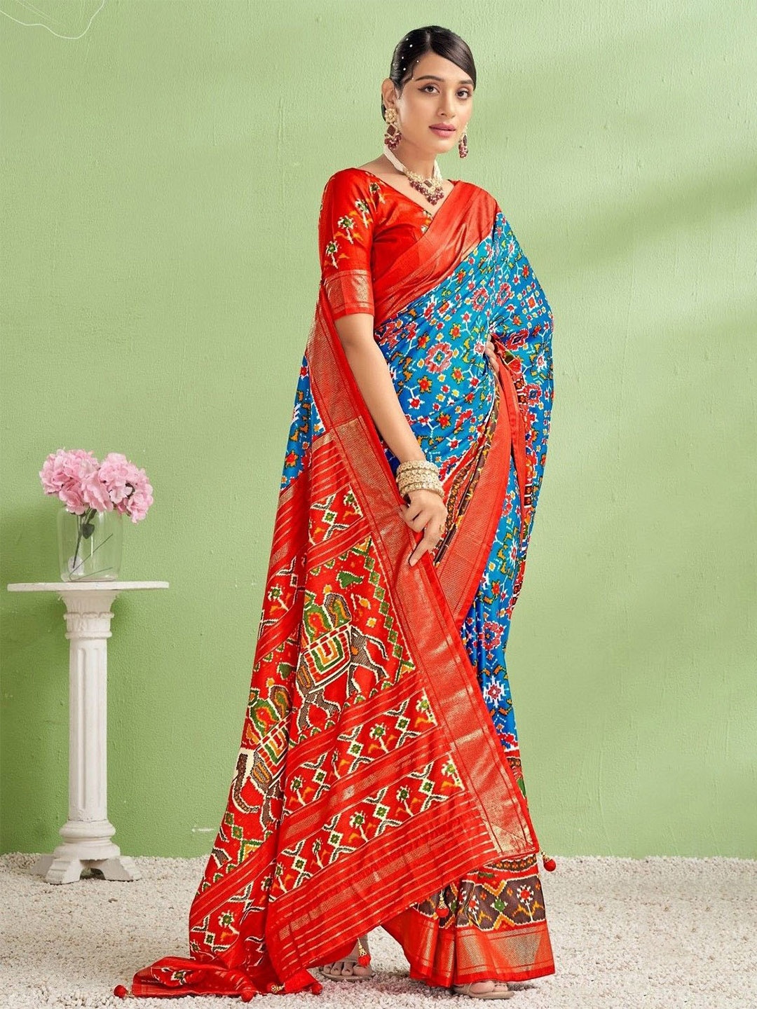 

AVANSHEE Ethnic Motifs Zari Sambalpuri Saree, Blue