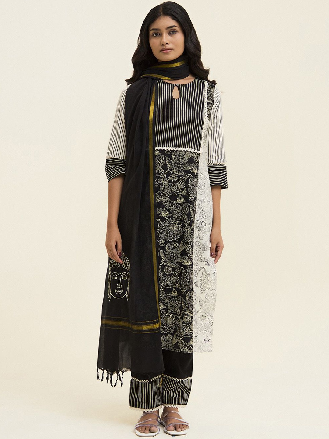 

Jaipur Kurti Ethnic Motifs Thread Work Pure Cotton Straight Kurta With Trousers & Dupatta, Black