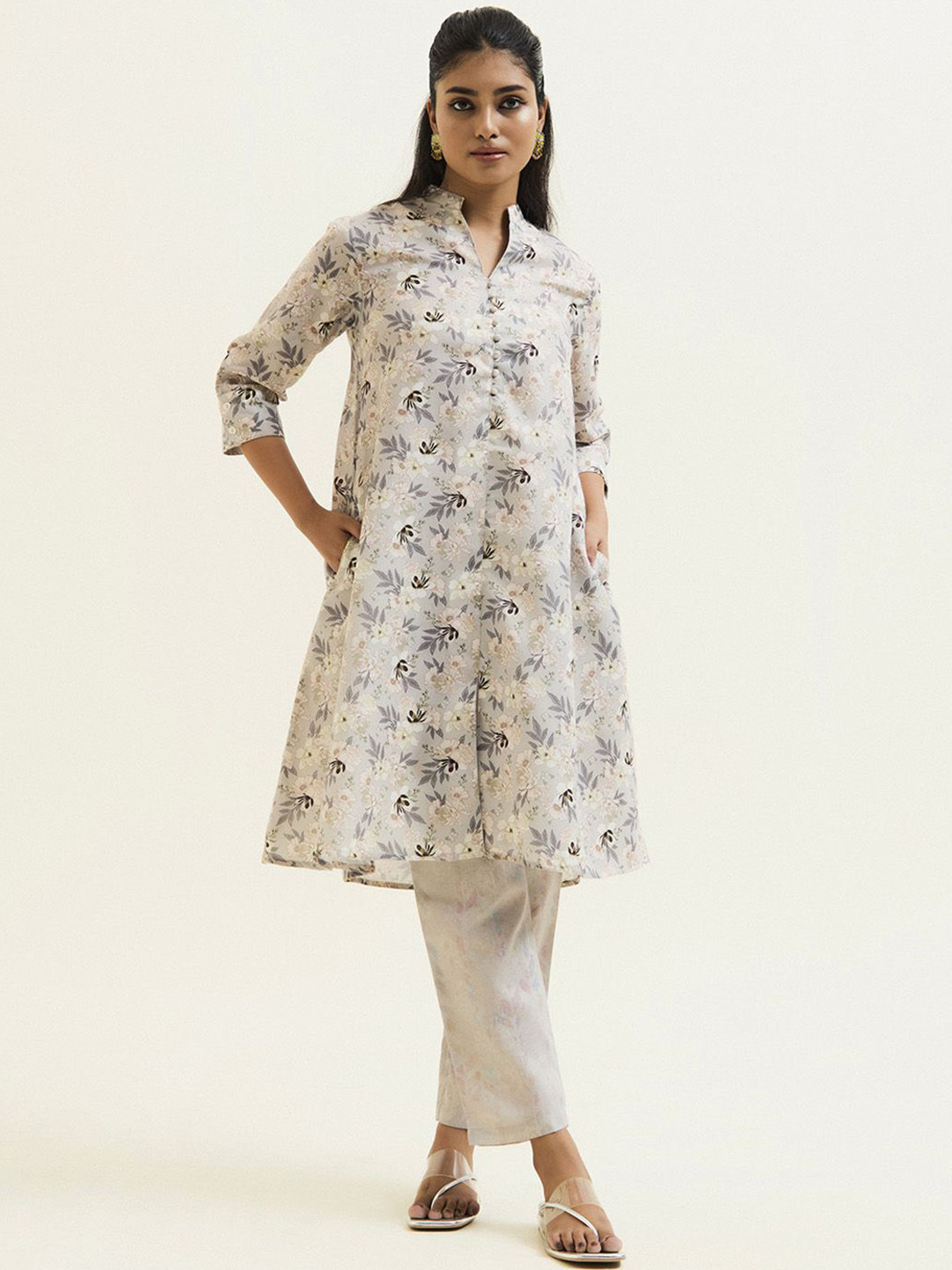 

Jaipur Kurti A-line Floral Kurta With Pants, Grey