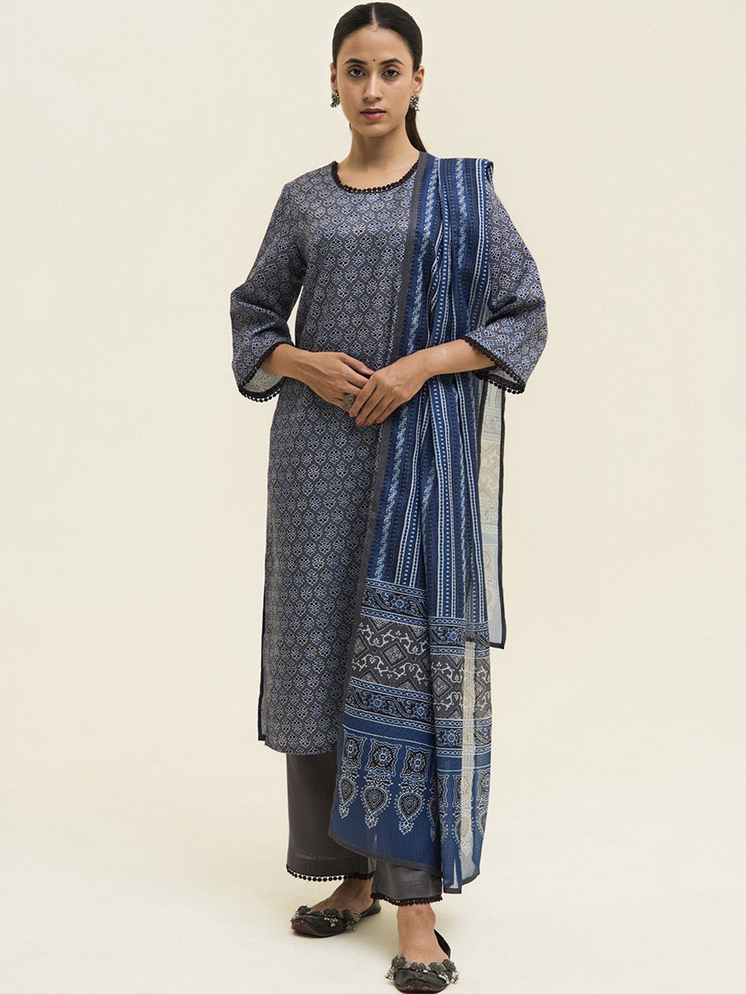 

Jaipur Kurti Handblock Printed Cotton Suit Set, Grey