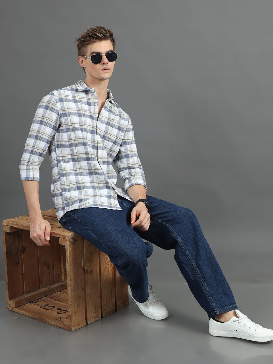 

Bushirt Men Classic Tartan Checks Spread Collar Casual Shirt, Grey
