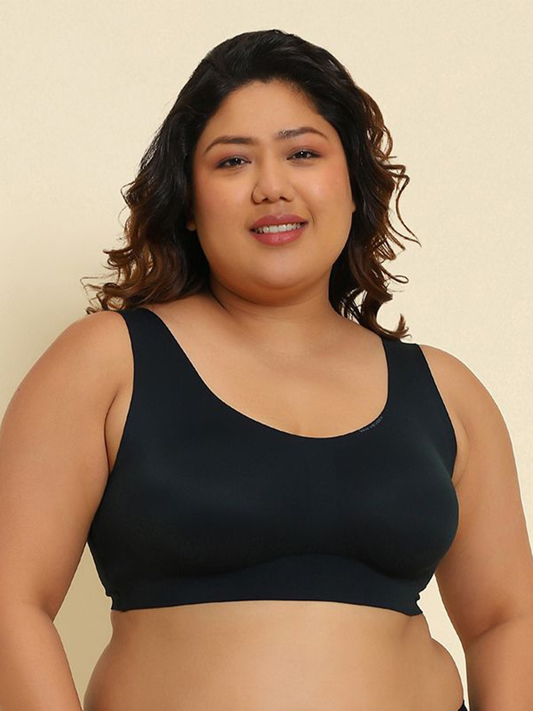 

Van Huesen Body Shaper Padded Seamless Bra with Full Coverage and Removable Pads, Black