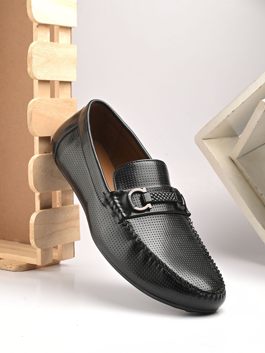 

The Roadster Lifestyle Co. Men Round Toe Lightweight Buckle Casual Loafers, Black