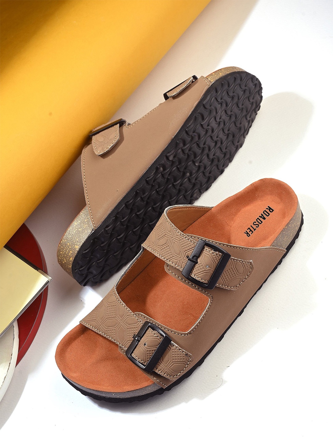 

The Roadster Lifestyle Co. Men Beige Lightweight Comfort Sandals