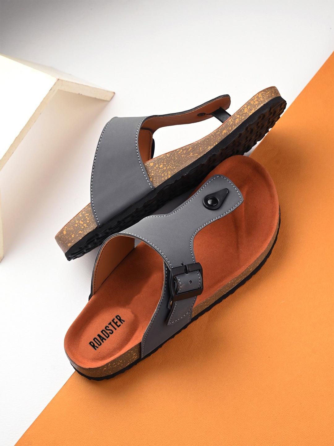 

The Roadster Lifestyle Co. Men Grey Lightweight Comfort Sandals