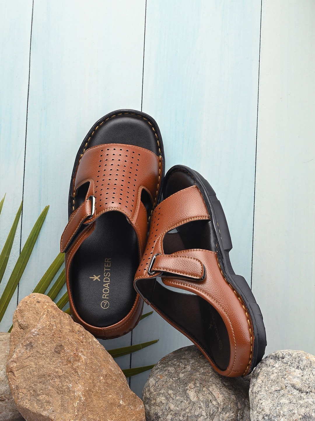 

The Roadster Lifestyle Co. Men Tan Brown Lightweight Comfort Sandals