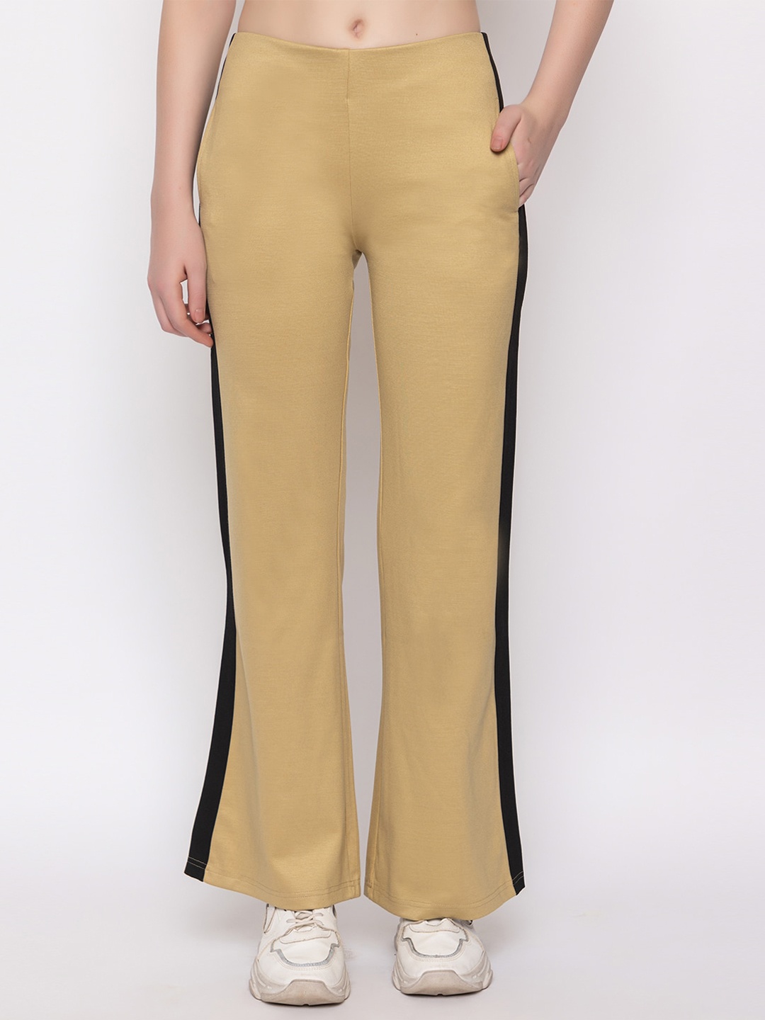 

HANG N HOLD Women Trousers, Beige