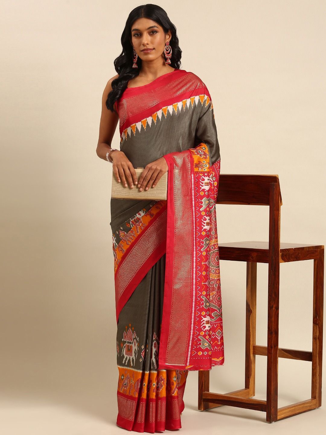 

AVANSHEE Ethnic Motifs Zari Sambalpuri Saree, Grey