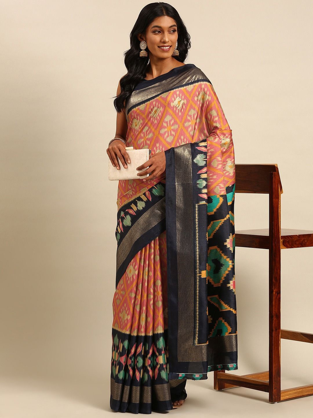 

AVANSHEE Women Printed Zari Sambalpuri Saree, Peach