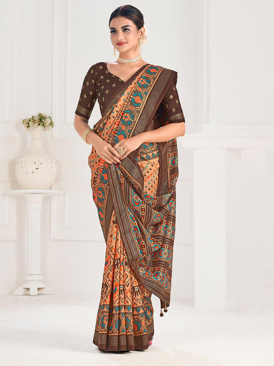 

AVANSHEE Ethnic Motifs Zari Sambalpuri Saree, Cream