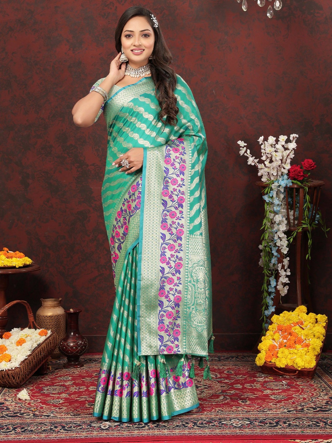 

Munir Ethnic Motifs Zari Banarasi Saree, Green