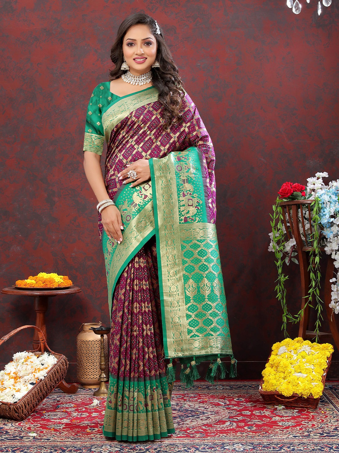 

Munir Bandhani Zari Patola Saree, Brown