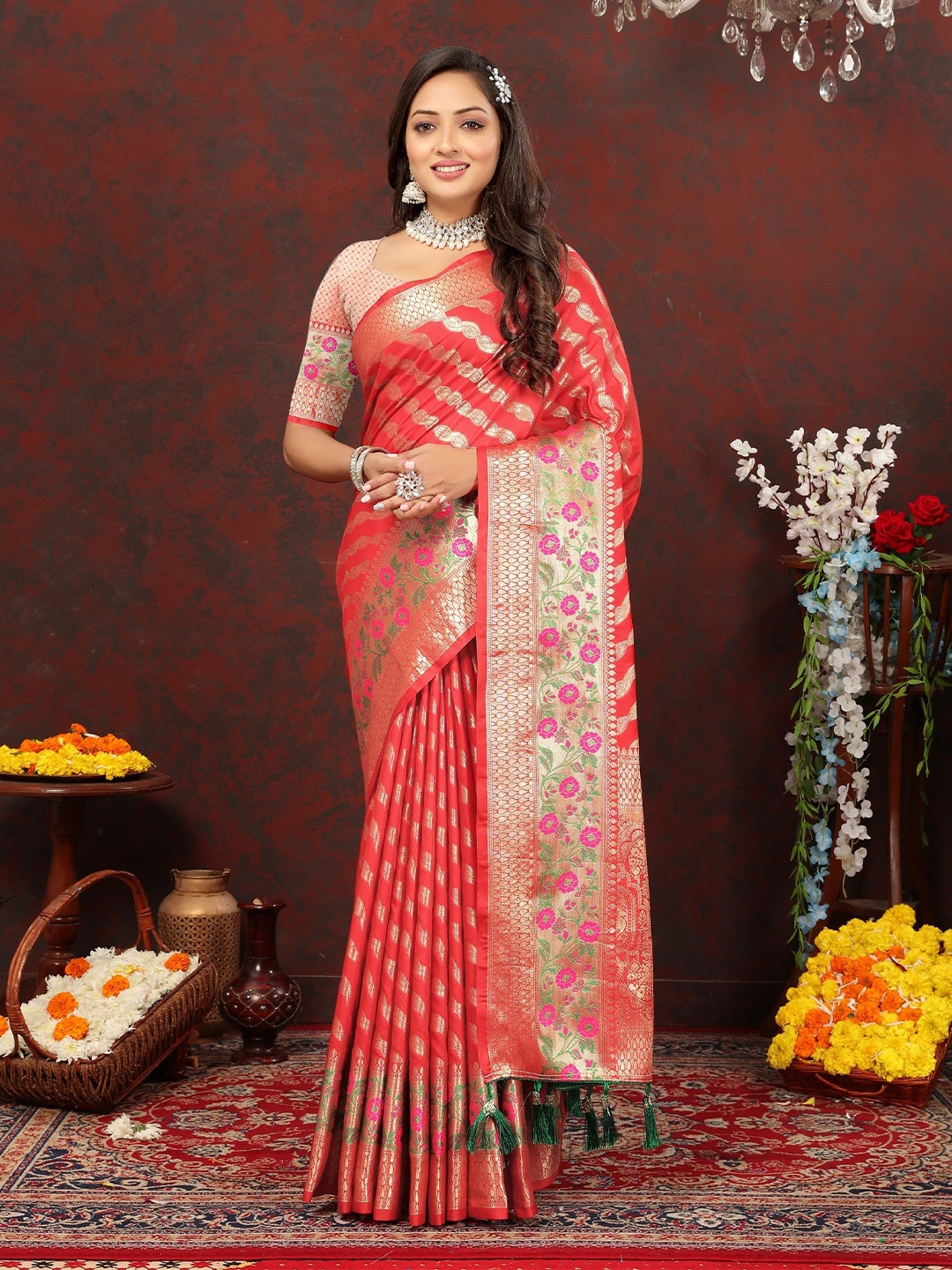 

Munir Woven Design Zari Banarasi Saree, Red