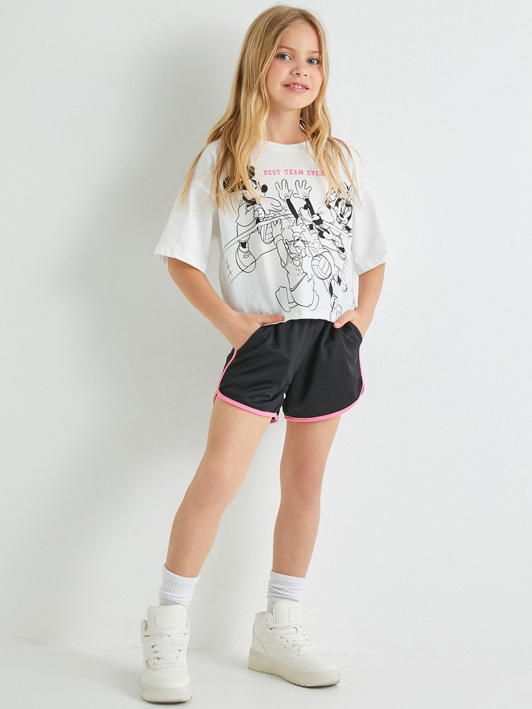 

Koton Girls Mid-Rise Shorts, Black