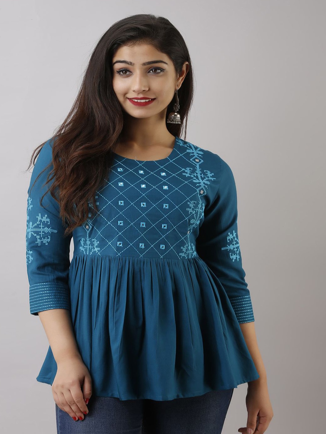 

TULIP 21 Embellished Top, Blue