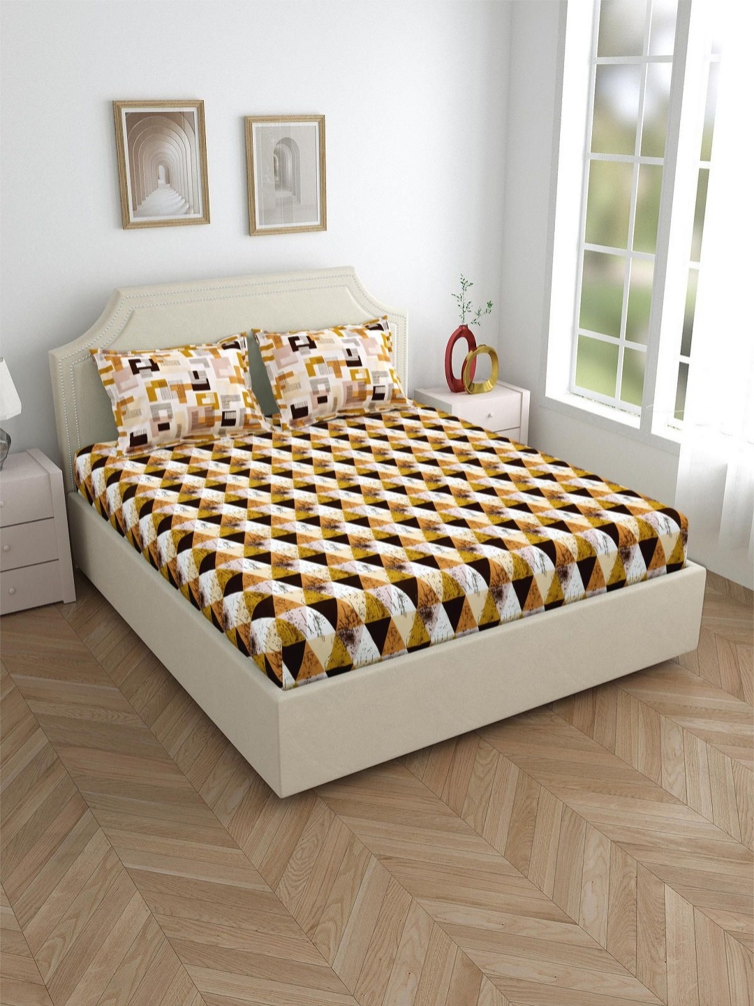 Salona Bichona Yellow Printed Fitted 120TC Pure Cotton Super King Bedsheet & Pillow Covers