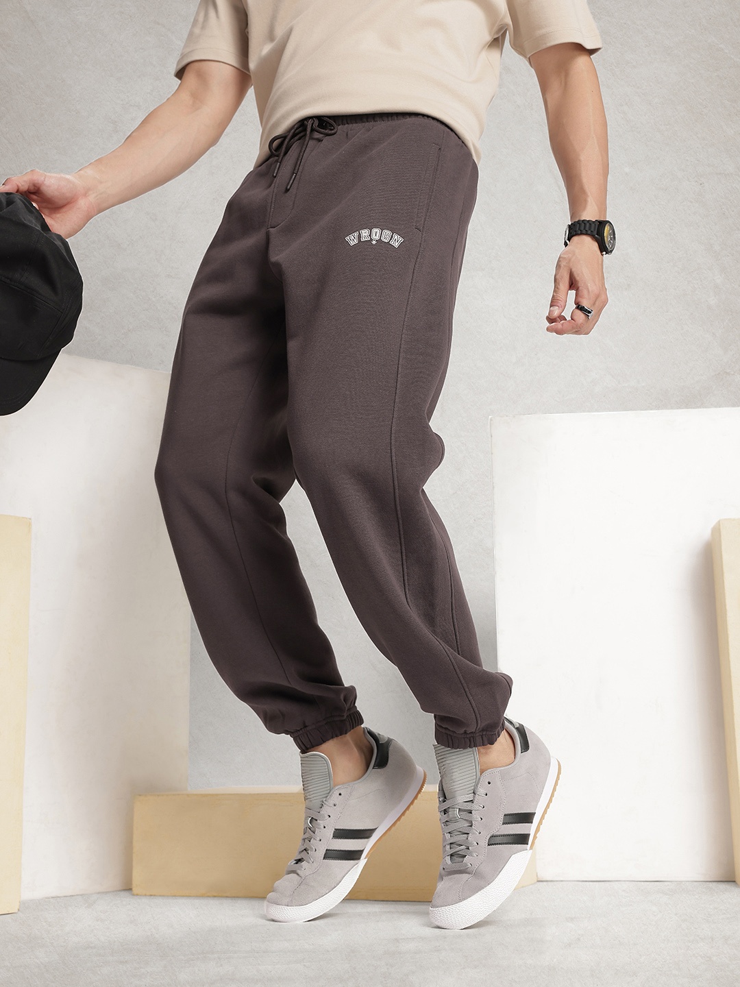 

WROGN Men Oversized Fit Track Pants, Brown