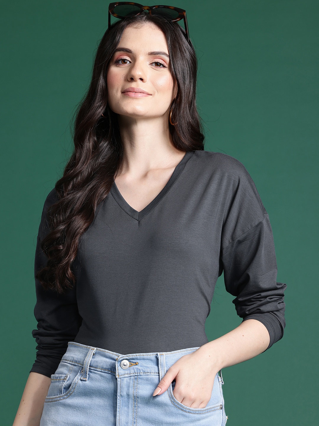 

DressBerry Long Sleeves V-Neck T-shirt, Grey