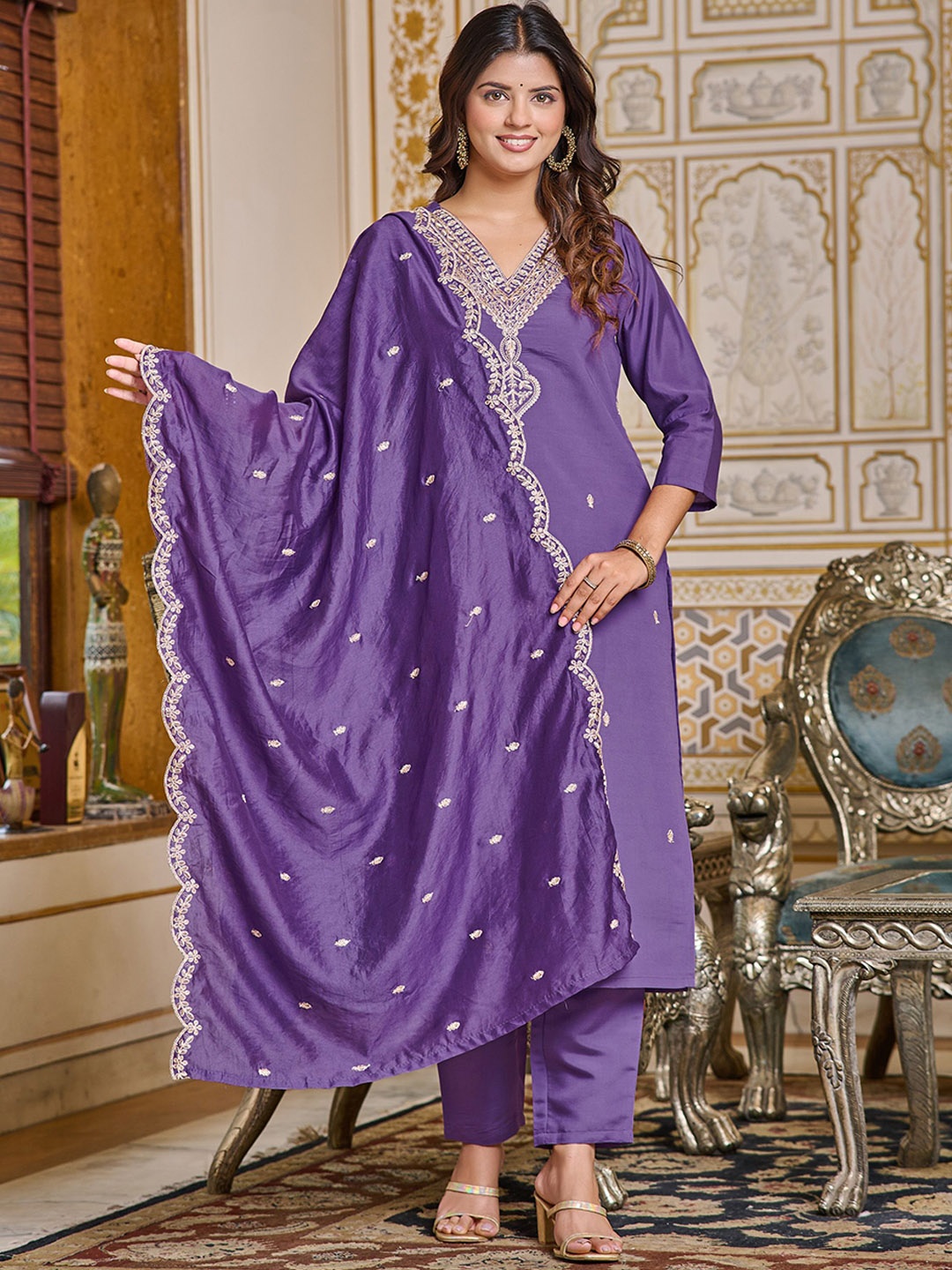 

KALINI Floral Embroidered Regular Thread Work Chanderi Silk Kurta with Trousers & Dupatta, Lavender