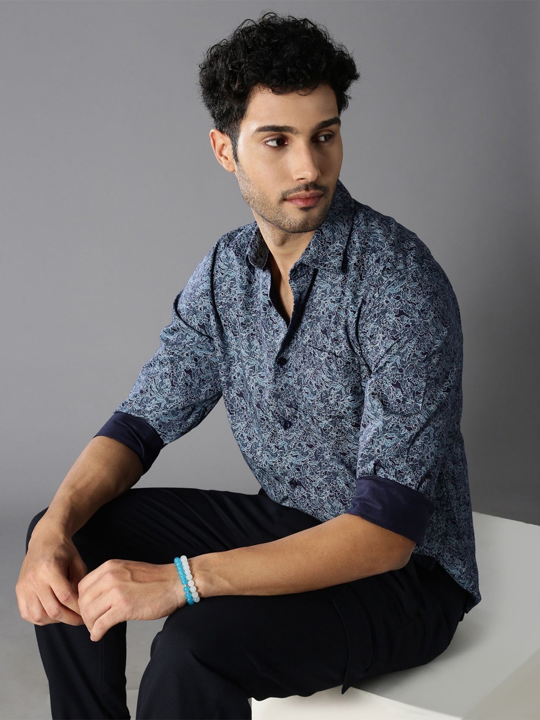

British Club Men Standard Slim Fit Opaque Printed Casual Shirt, Navy blue