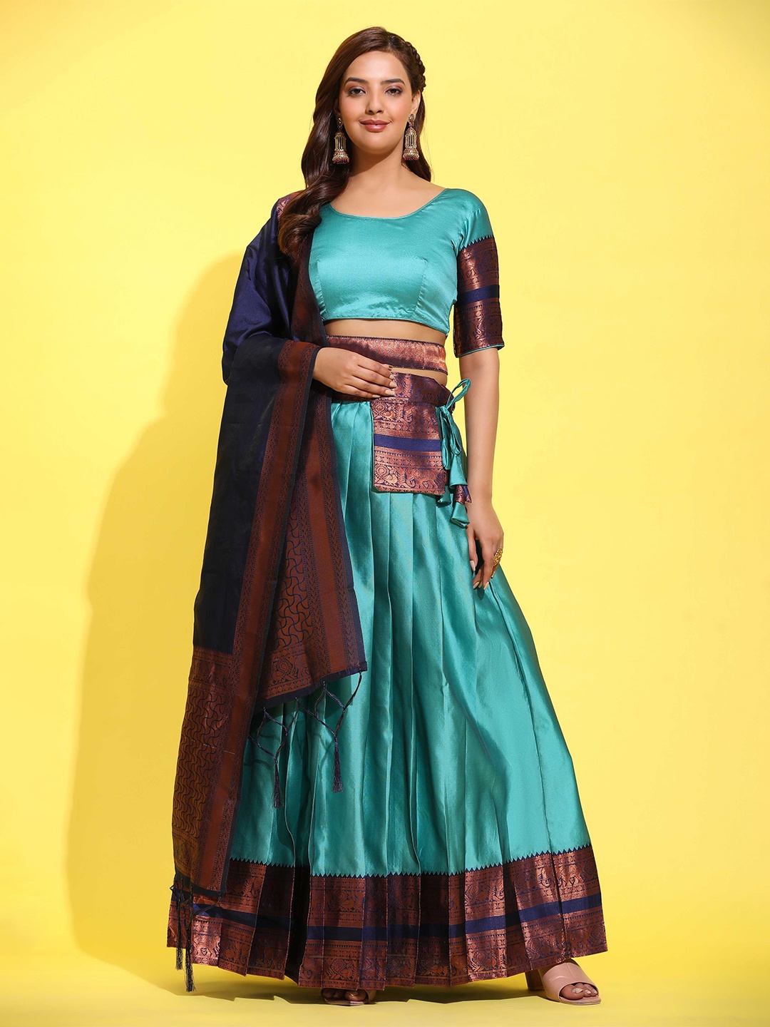 

Fabcartz Semi-Stitched Lehenga & Unstitched Blouse With Dupatta, Sea green
