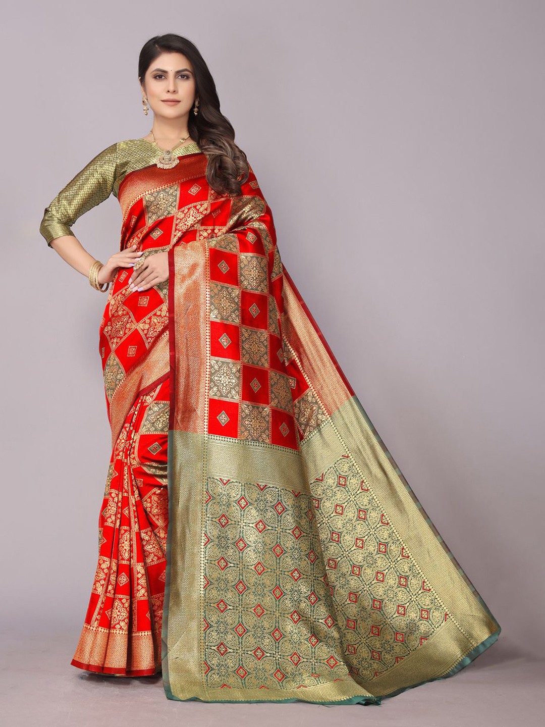 

PERFECT WEAR Woven Design Zari Patola Saree, Red