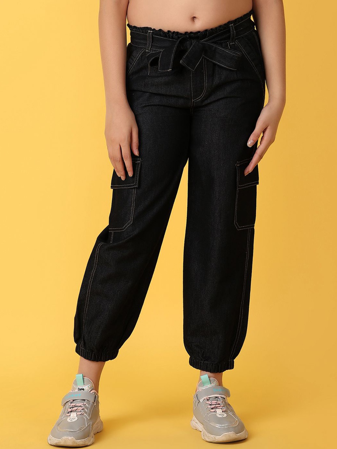 

V-Mart Girls Mid-Rise Clean Look Cotton Cropped Jeans, Black