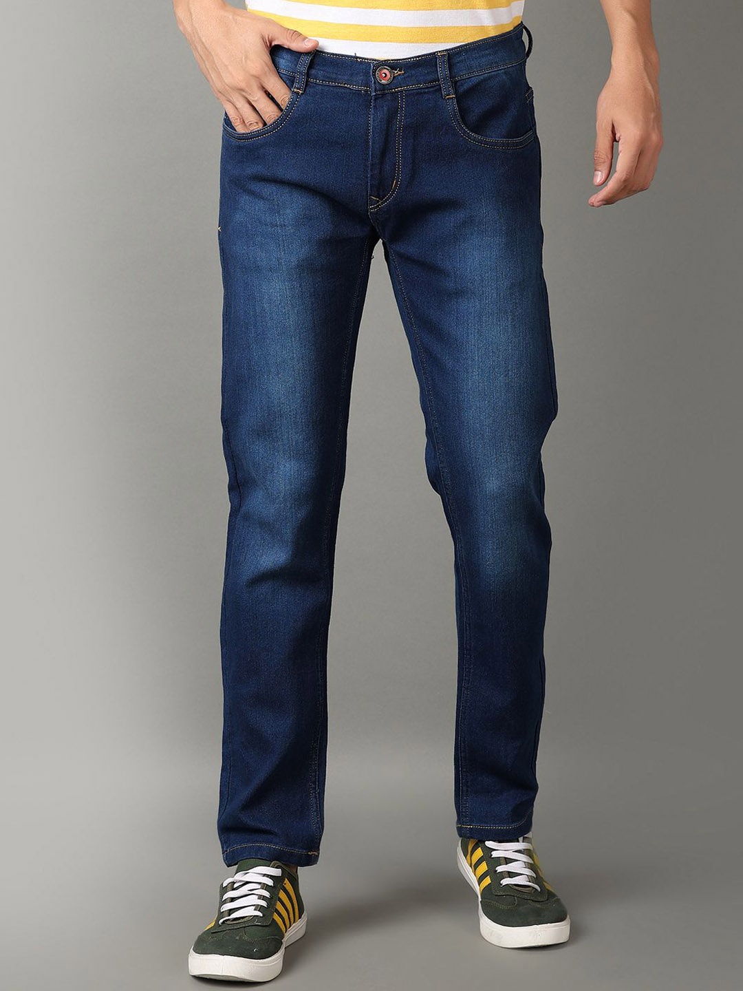 

V-Mart Men Slim Fit Mid-Rise Light Fade Stretchable Jeans, Blue