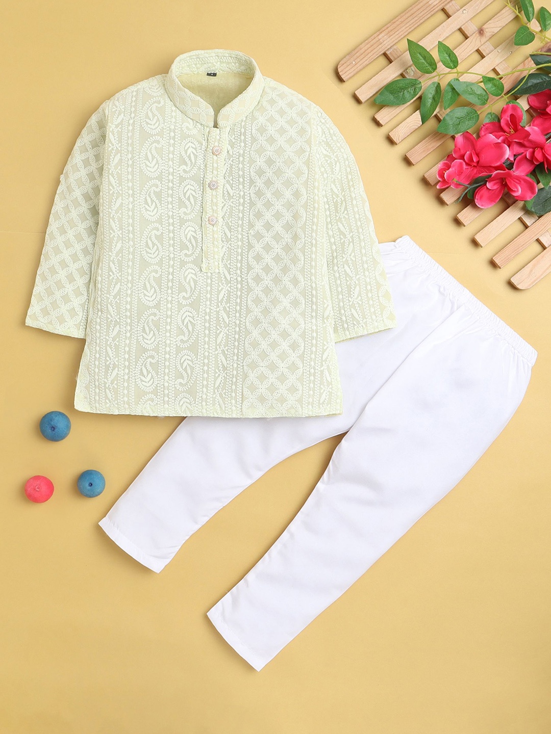 

Jeetethnics Boys Paisley Embroidered Straight Kurta With Pyjama, Yellow