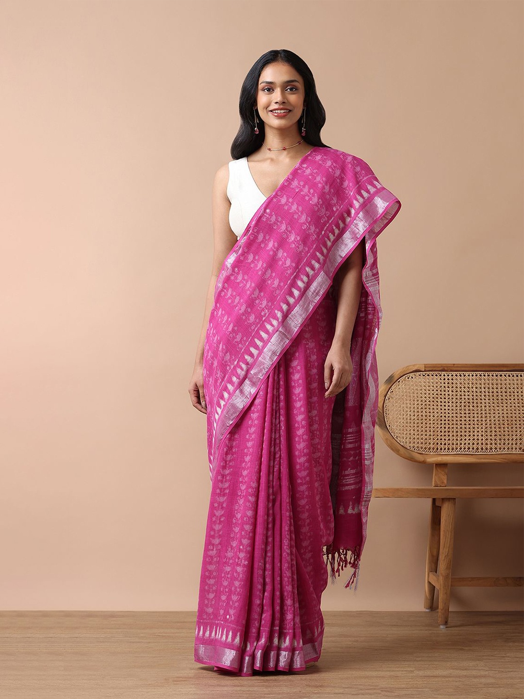 

Taneira Ethnic Motifs Zari Woven Design Saree, Pink