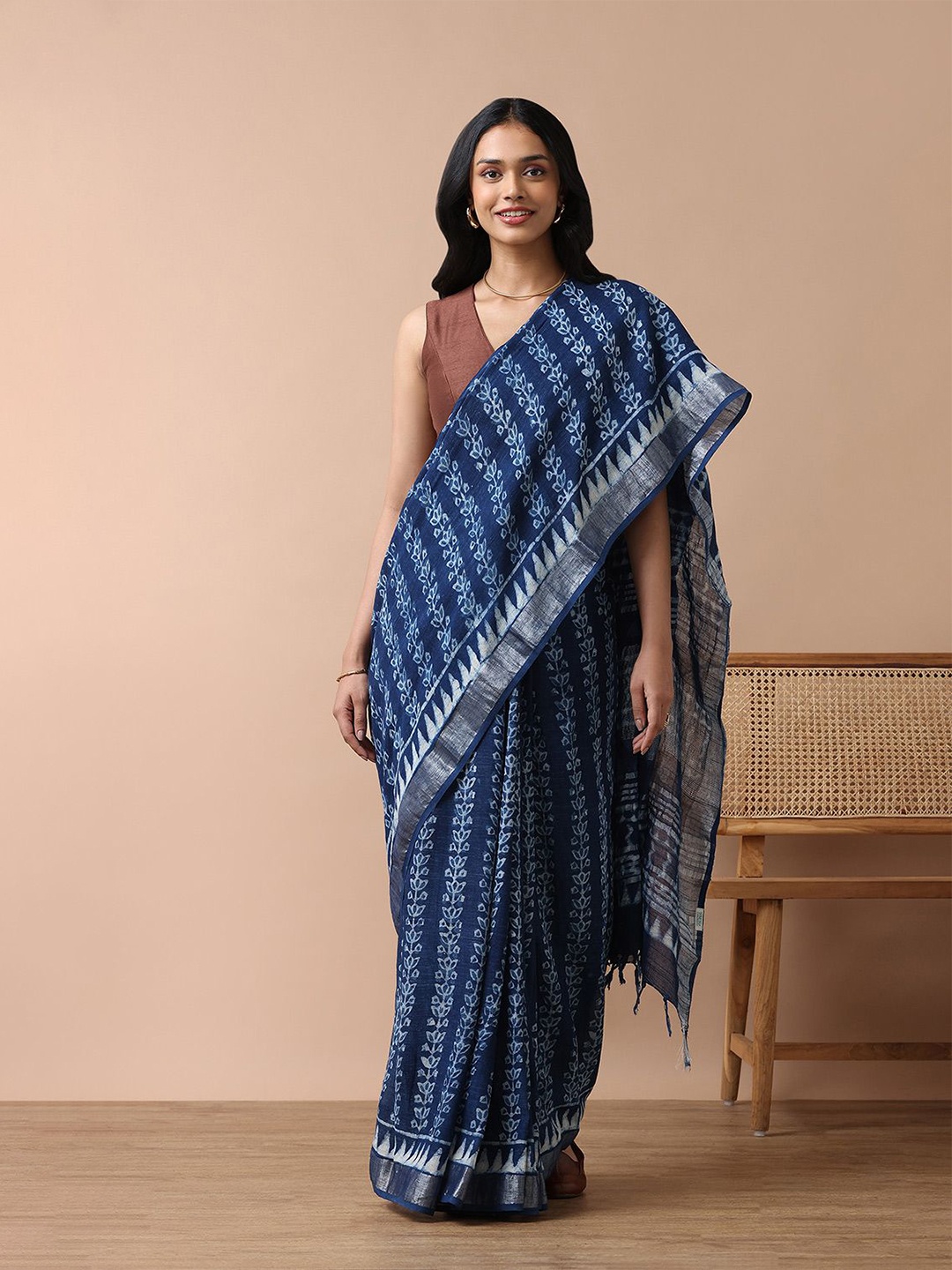 

Taneira Ethnic Motifs Zari Saree, Blue