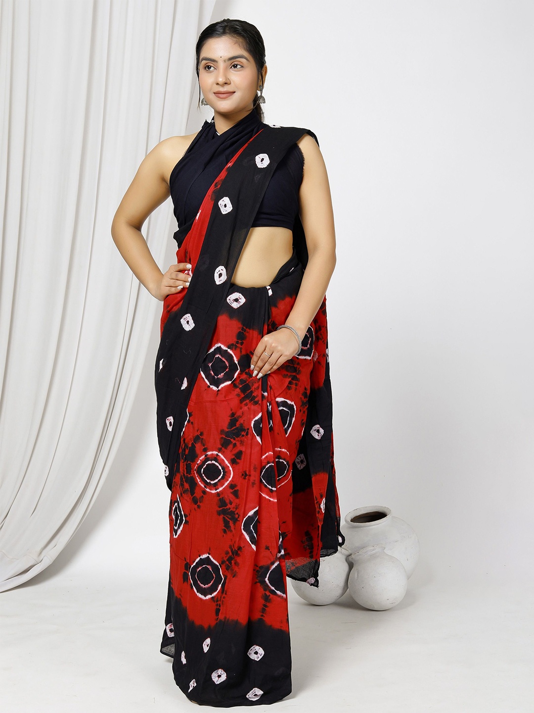 

JAIPURI PRINT Tie and Dye Pure Cotton Bagru Saree, Red