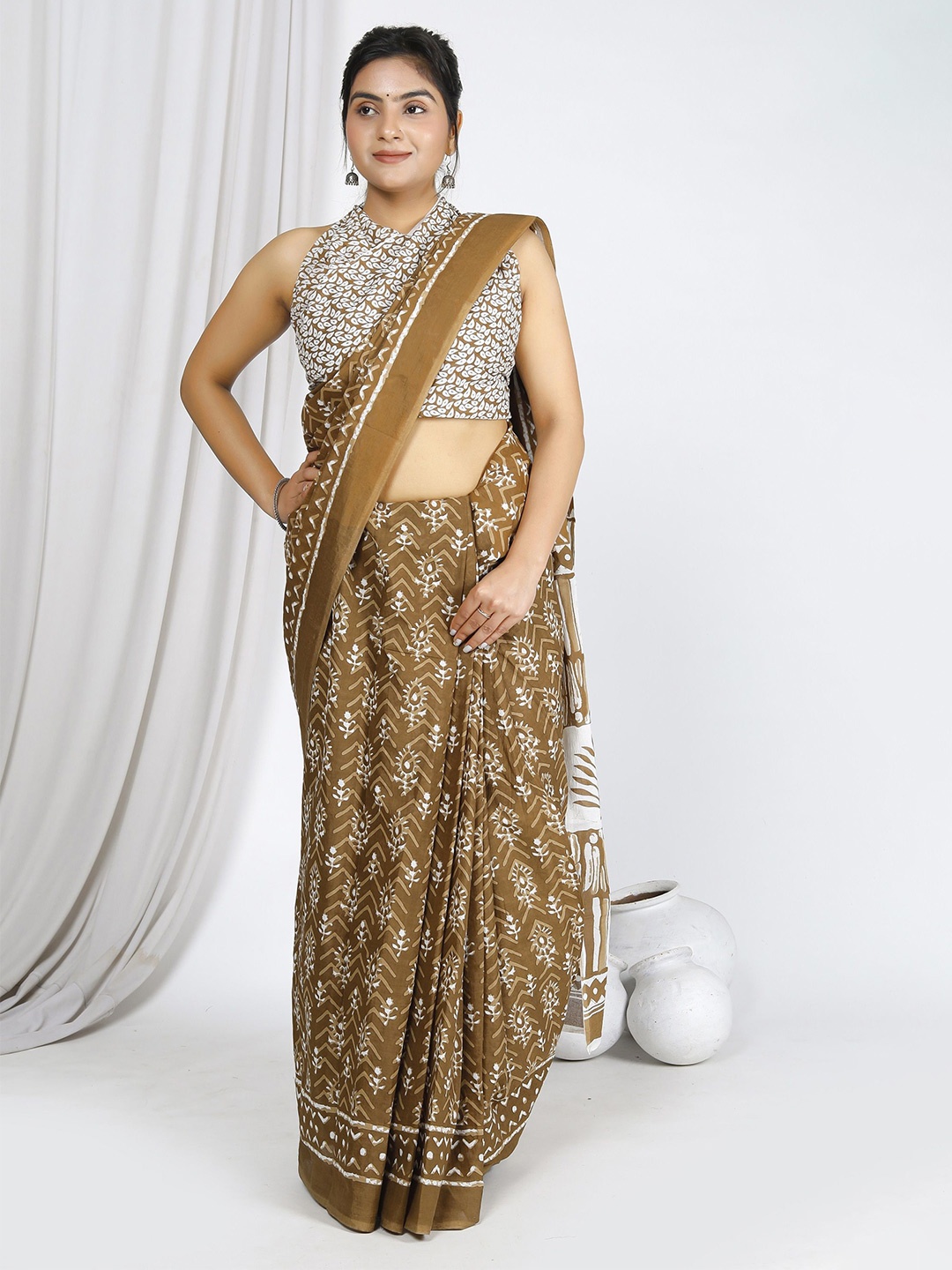 

JAIPURI PRINT Floral Pure Cotton Ikat Saree, Brown