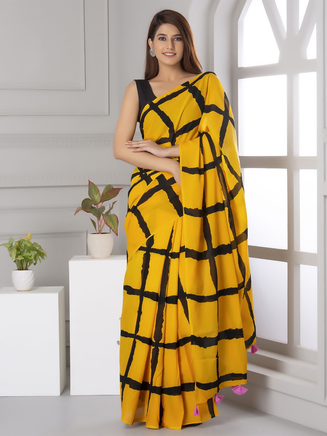 

JAIPURI PRINT Checked Pure Cotton Block Print Saree, Yellow